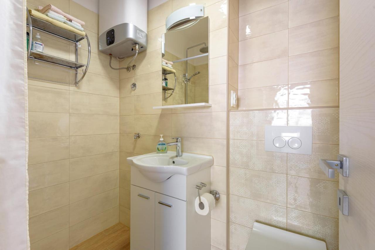 Apartments By The Sea Basina, Hvar - 11817 Vrbanj Ngoại thất bức ảnh